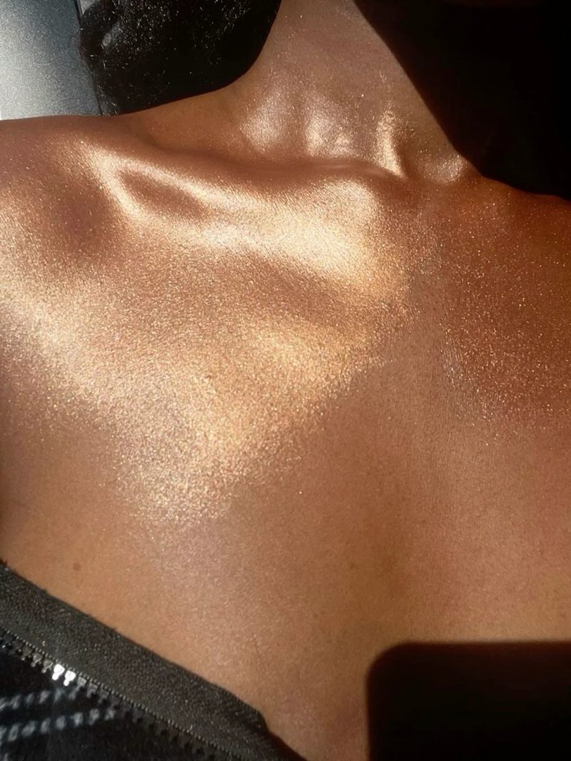 Aplicação com técnica do bronzeamento no HUE• Studio